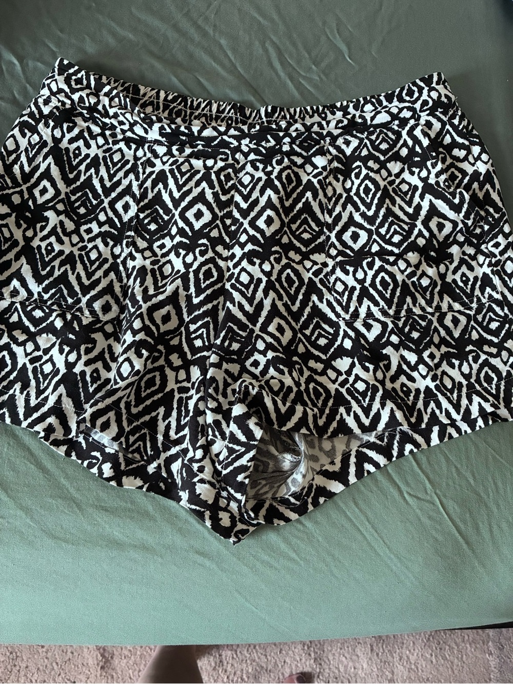 Wildfox Black & White Geometric Print Shorts